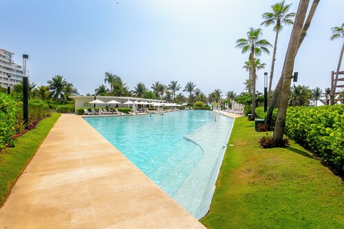 Luxury condo in Acapulco Diamante