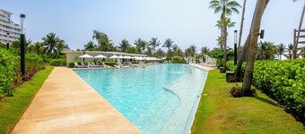Luxury condo in Acapulco Diamante