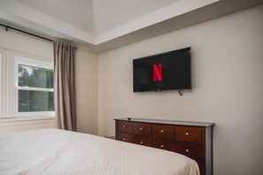 Interior - Whimsical Historic Getaway Near Golf, Skiing and Wisconsin Southern Lakes (Genoa City)