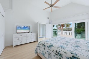 Room - Beautiful GROUND LEVEL Pool home, totally renovated ...PET FRIENDLY! (Placida)