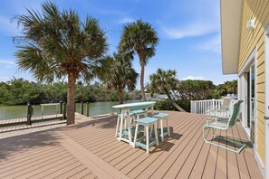Outdoor dining - Beautiful GROUND LEVEL Pool home, totally renovated ...PET FRIENDLY! (Placida)