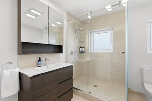 Hair dryer - Designer Stay w/ River Views (Sandy Bay)