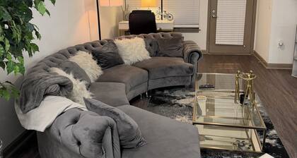 Peaceful Chamblee Escape Close to Buckhead & Downtown