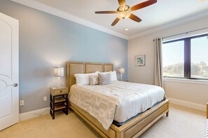 Iron/ironing board, WiFi, bed sheets - Majestic Mansion at Reunion | Experience Luxury at This 8-bedroom Villa Near Disney (Kissimmee)