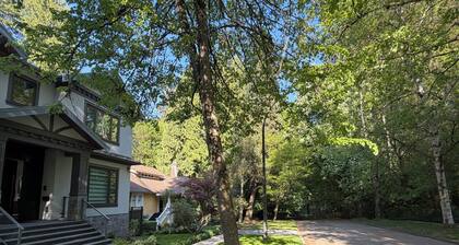 Bright new 5BR Kerrisdale Entire House in Prestigious Vancouver West