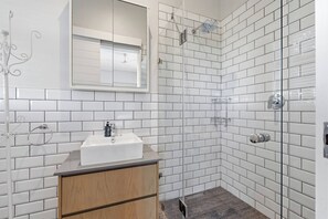 Apartamento, 2 habitaciones, balcón, vistas al jardín | Baño