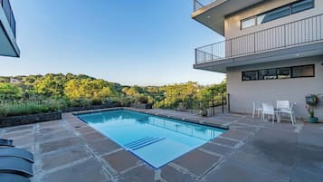 Apartment, 2 Schlafzimmer, Balkon, Gartenblick | Pool | Außenpool