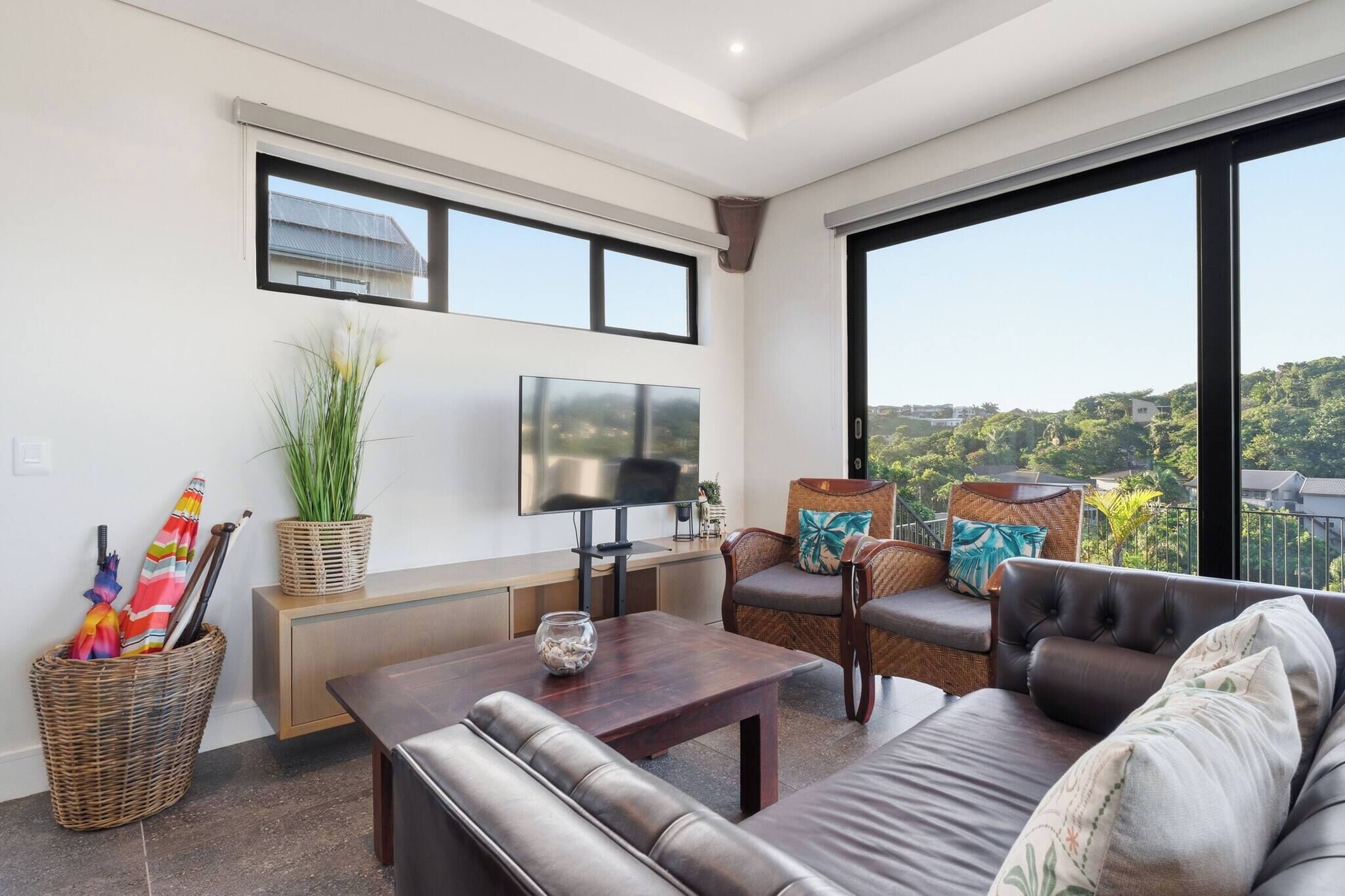 Apartment, 2 Bedrooms, Balcony, Garden View | Living room