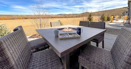 Basecamp - Ski·Golf·Fish·Lake - Fire Table + Views