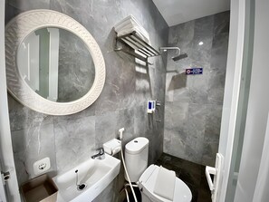 Bathroom - Blue Orchid Hotel Pangandaran (Pangandaran)