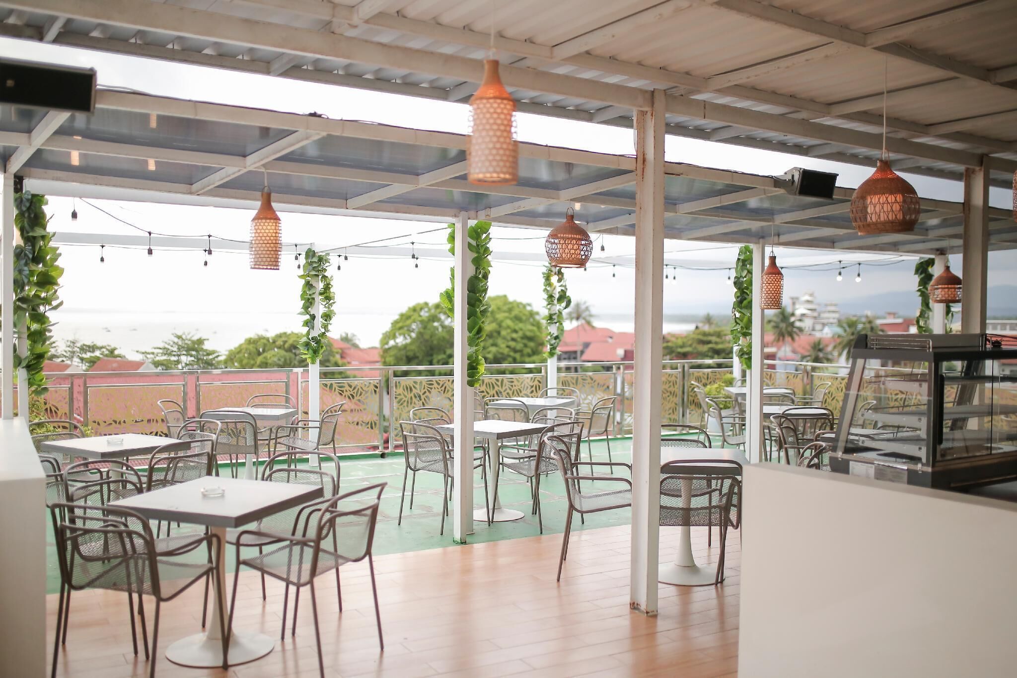 Tempat makan outdoor
