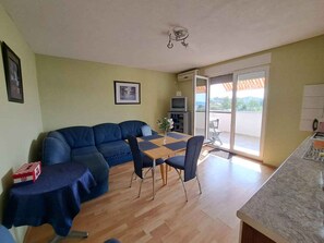 Living area - Holiday Apartment Lucia (Turanj)