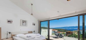 2 bedrooms, WiFi - Villa with sea view and pool (Vrbnik)