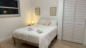 1 bedroom, iron/ironing board, WiFi, bed sheets
