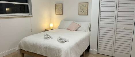1 bedroom, iron/ironing board, WiFi, bed sheets