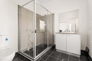 Shower, towels, shampoo