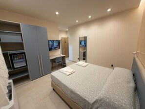 Deluxe Double Room, 1 Bedroom, Private Bathroom