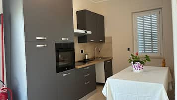 Doppia Deluxe, non fumatori, bagno privato | Cucina condivisa | Mini-frigorifero, microonde, forno, piano cottura