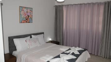 2 slaapkamers, een strijkplank/strijkijzer, gratis wifi, beddengoed