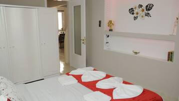 2 chambres, fer et planche Ă repasser, Wi-Fi gratuit, draps fournis