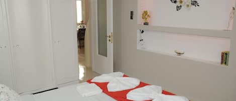 2 habitaciones, tabla de planchar con plancha y wifi gratis