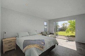 Iron/ironing board, WiFi, bed sheets - Picturesque Patuwai - Whangamata (Whangamata)