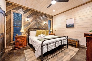 Iron/ironing board, WiFi, bed sheets - Family Friendly Broken Bow Cabin Sleeps 13, 1+acre, Hot Tub, Fire Pit, Game Room (Broken Bow)