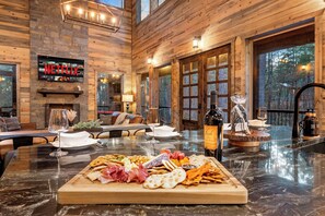 Dining - Family Friendly Broken Bow Cabin Sleeps 13, 1+acre, Hot Tub, Fire Pit, Game Room (Broken Bow)
