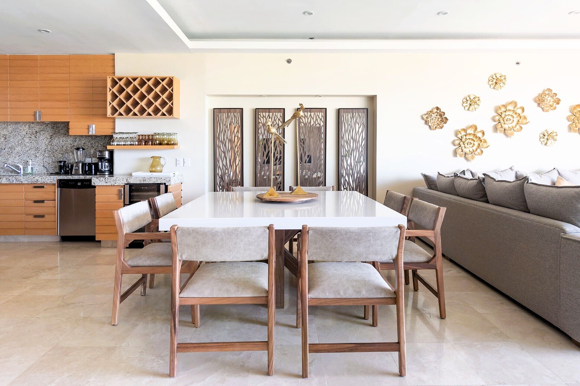 Apartemen Deluks, patio, pemandangan danau | Ruang makan