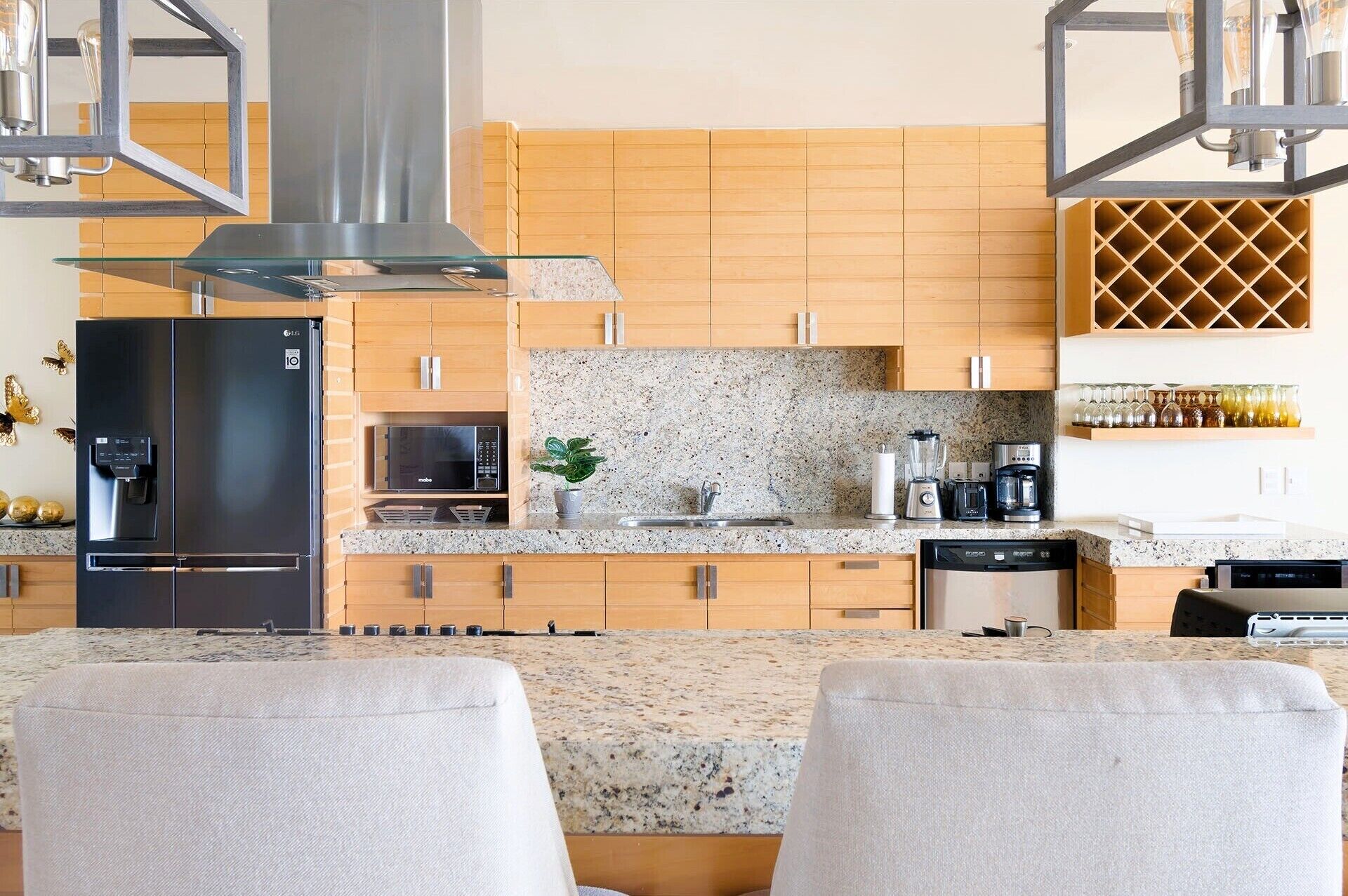 Departamento Deluxe, patio, vista al lago | Cocineta privada | Refrigerador, microondas, horno y parrilla de estufa 