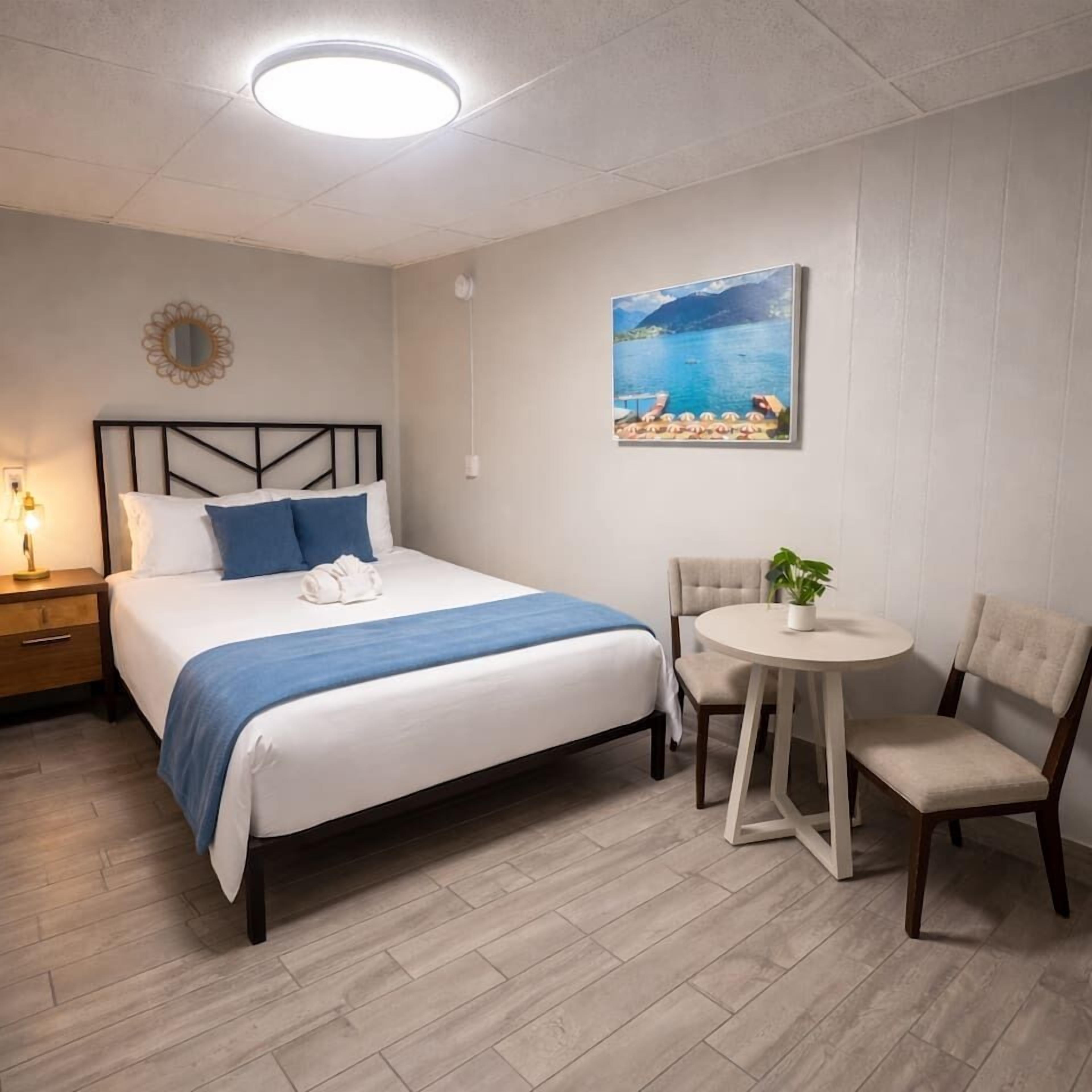 Iron/ironing board, WiFi, bed sheets