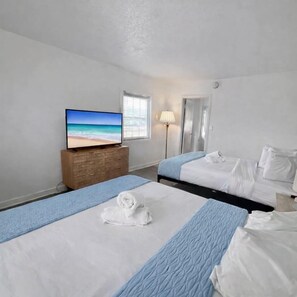 Tabla de planchar con plancha, wifi y ropa de cama 