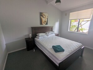 Room - Salt and Pepper House - your home away from home. (Evatt)