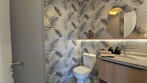 Bathroom - Vrbo Property (Ubatuba)