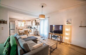 Living area - Gorgeous home in Fréjus (Fréjus)