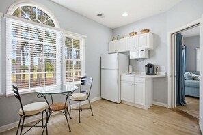 Interior - SB03 Sunset Par-adise - Community Pool, Elevator (Sunset Beach)