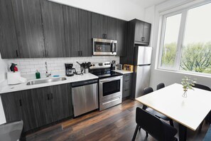 Fridge, microwave, oven, stovetop