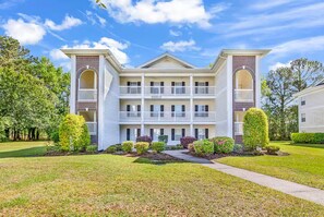 Exterior - River Oaks 3BR • Pool, Tennis & Relaxation (Myrtle Beach)
