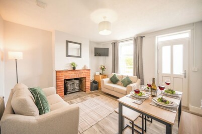 2 Crossing Cottage, Theberton