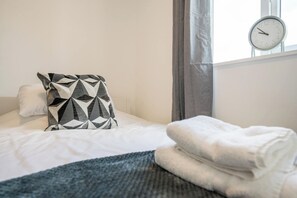 Iron/ironing board, travel cot, WiFi, bed sheets