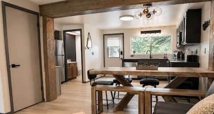 Great 4-bedroom condo, convenient location in heart of West Yellowstone!