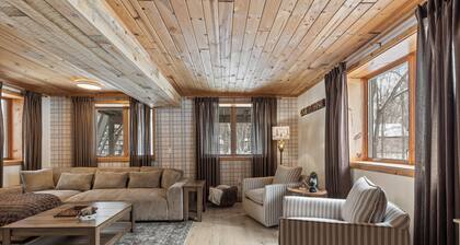 Breezy Point Cabin Sleeps 11, Near Lake + Golf