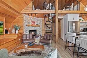 Unclassified image, 5 of 41, button - Breezy Point Cabin Sleeps 11, Near Lake + Golf (Breezy Point)