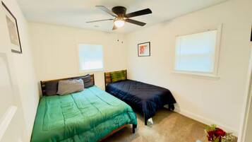 Iron/ironing board, internet, bed sheets