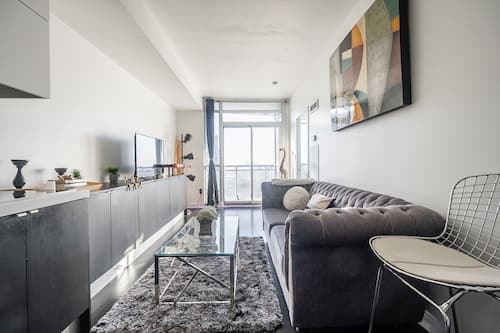 Luxury Room, Balcony, City View | Living area