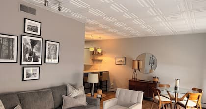 Beautiful 1-bedroom home in charming Cumberland. Convenient downtown location.