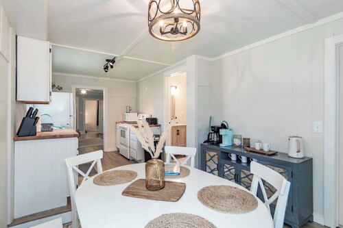 Fisherman's Cottage, 3BR Lake Erie Retreat