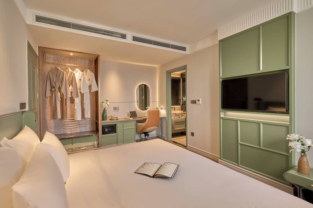 Ropa de cama de alta calidad, colchones con pillow-top y minibar
