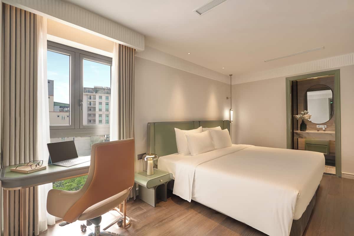 Ropa de cama de alta calidad, colchones con pillow-top y minibar 