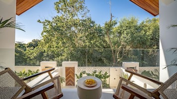 Luxury Villa, 1 King Bed, Pool View | Balcony